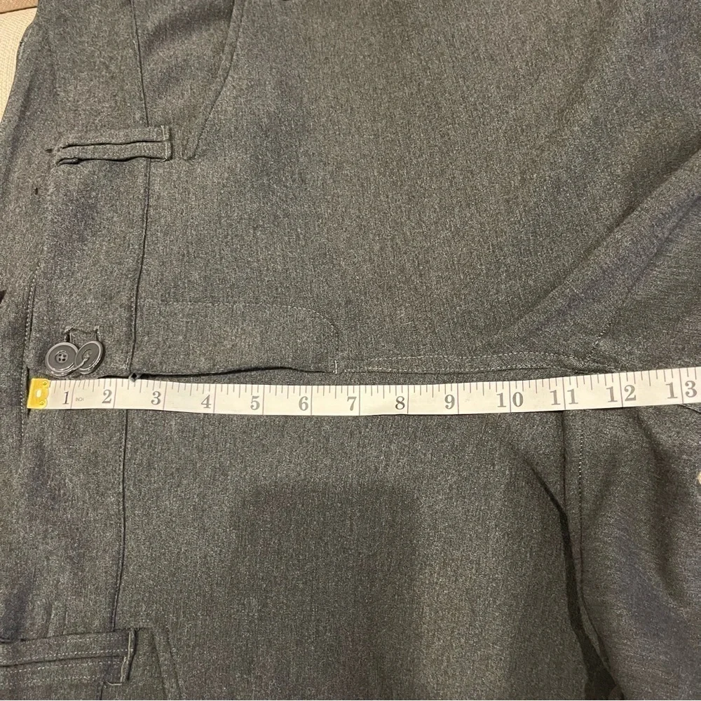 Torrid Tapered Flat Front Shorts Size 20 Gray Roll Cuff Stretch